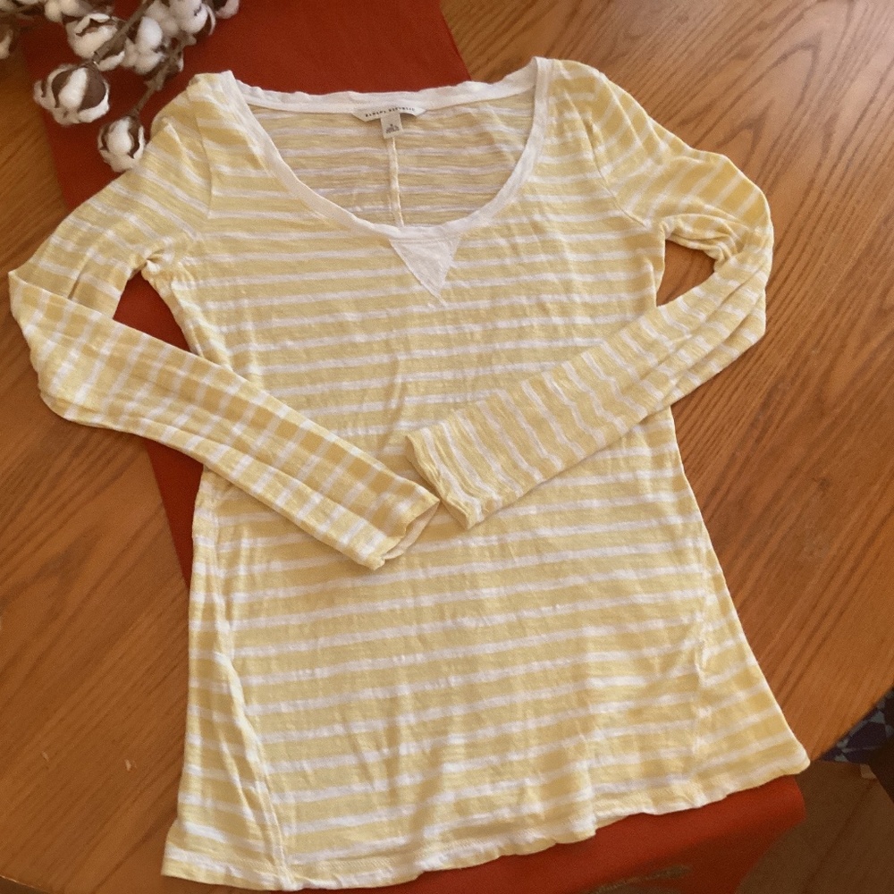Banana Republic long sleeve tee Size S